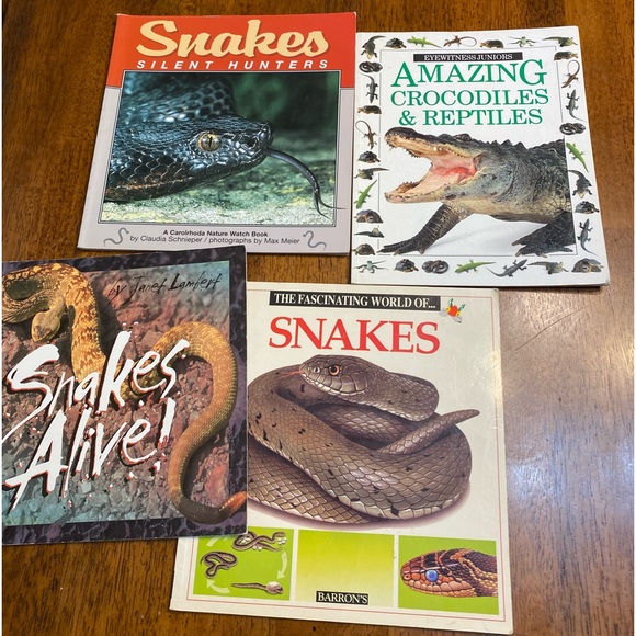 Snakes. Four paperback books about snakes and reptiles. - Picture 2 of 14